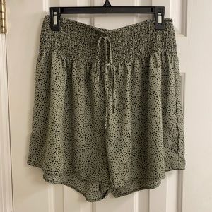 Flowy high wasted shorts
